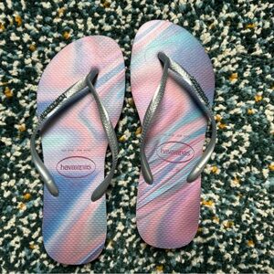 Havaianas Slim Iridescent Flip Flops, Quiet Lilac, Women’s size 9